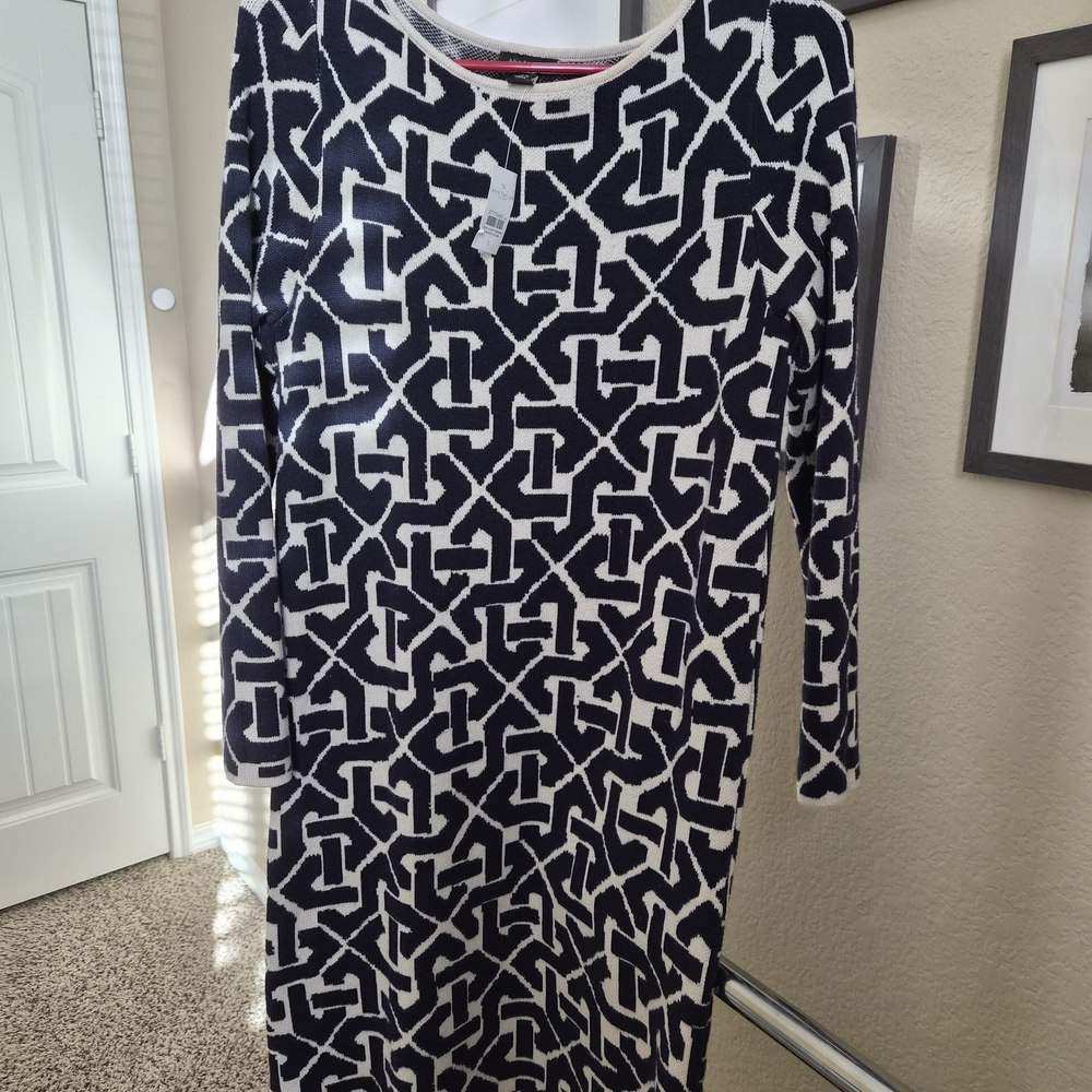 Ann Taylor Navy and Off-White Long Sleeve Sweater Dress